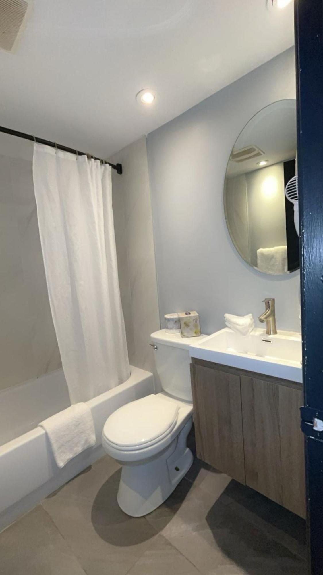 Hotel Newstar مونتريال المظهر الخارجي الصورة