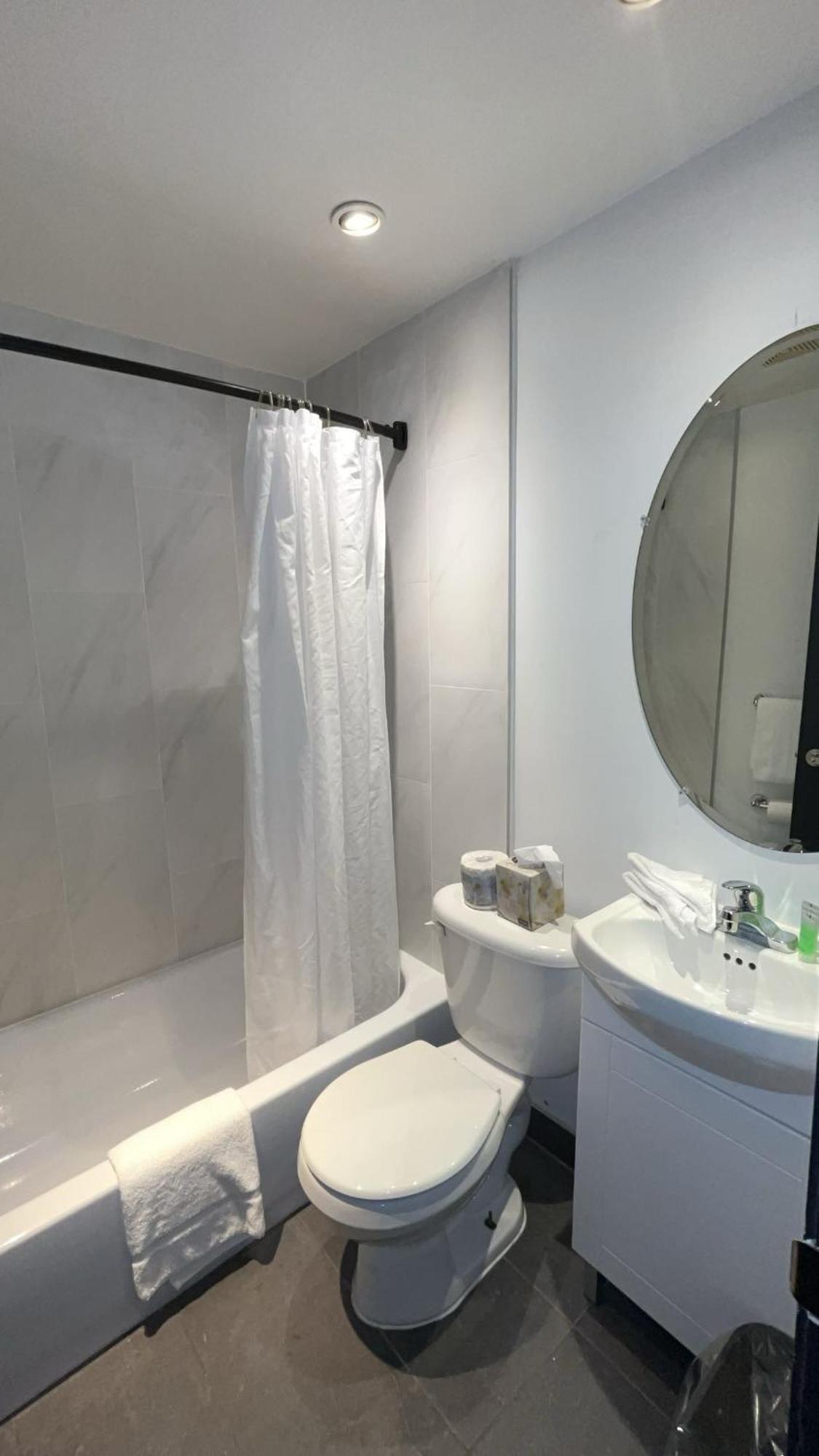 Hotel Newstar مونتريال المظهر الخارجي الصورة